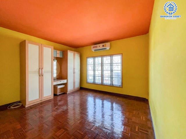 *****ทาวน์เฮ้าส์มือสองย่านนนทบุรี ม.มนวดีพาร์ค วัดลาดปลาดุก เนื้อที่ 16 ตร.ว. ฟังก์ชัน 3 ห้องนอน 2 ห้องน้ำ 1 ที่จอดรถ  บนทำเลเข้าเมืองสะดวก เชื่อมต่อถ.กาญจนาภิเษก, ถ.รัตนาธิเบศร์ ใกล้รถไฟฟ้าสายสีม่วง "สถานีคลองบางไผ่" และทางด่วน "กาญจนาภิเษก" ราคาถูกมาก!